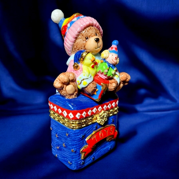 Vintage Porcelain Teddy Bear Toy Chest Trinket Box Square Top hinged Box - Picture 2 of 9